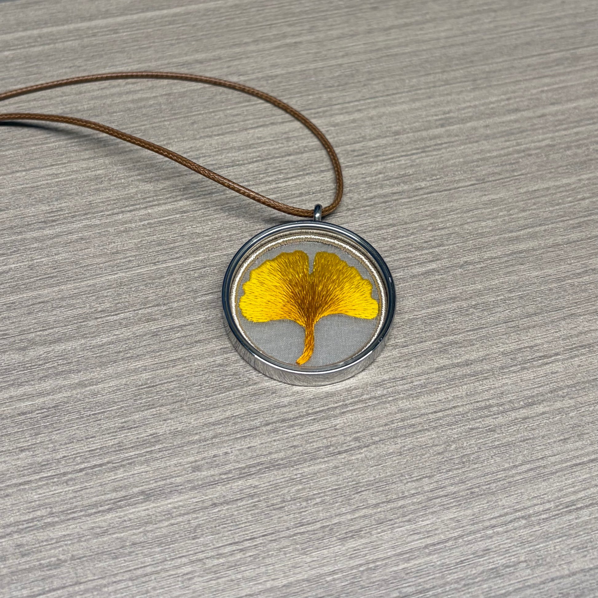 Handmade golden ginkgo leaf embroidery necklace with double-sided silk embroidery pendant